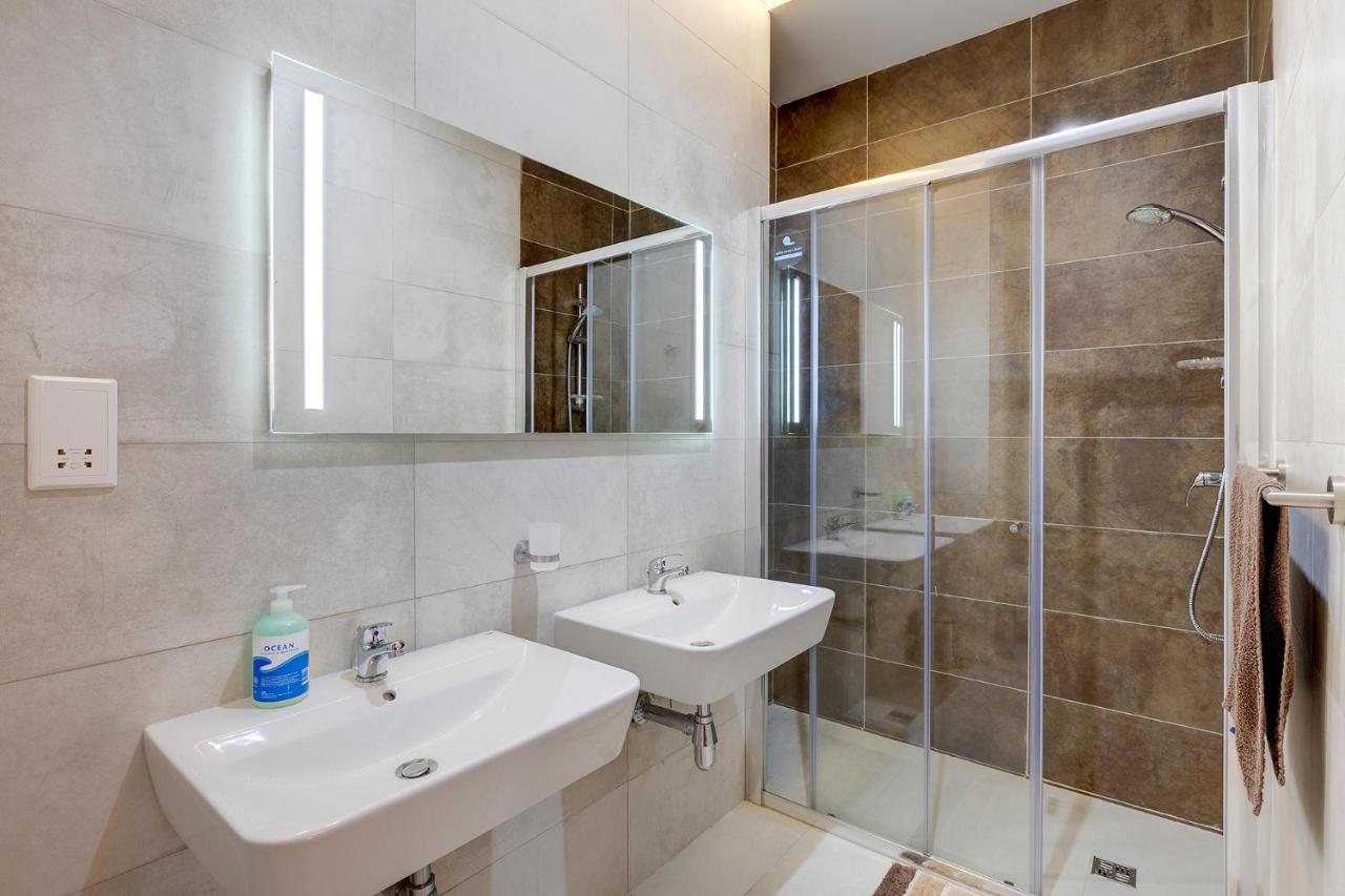 Spectacular Apartment Valletta And Harbour Views Sliema Ngoại thất bức ảnh